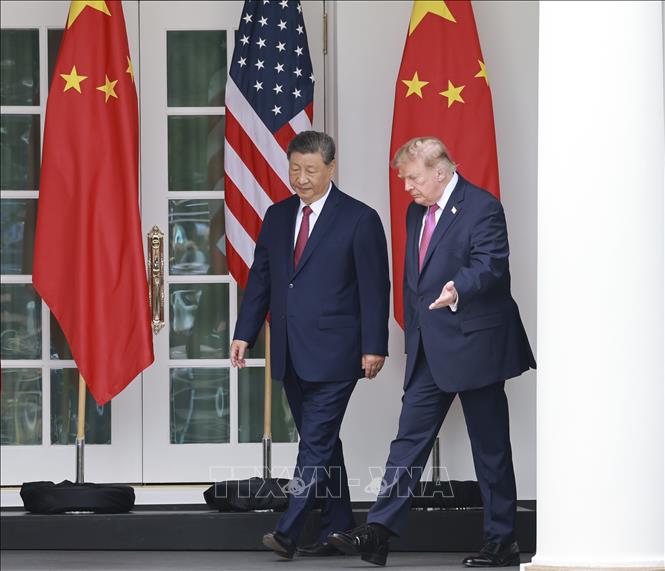 Tổng thống Mỹ Donald Trump (phải) đón Chủ tịch Trung Quốc Tập Cận Bình  tại Nhà Trắng ở Washington, D.C., ngày 24/9/2026. Ảnh: THX/TTXVN phát