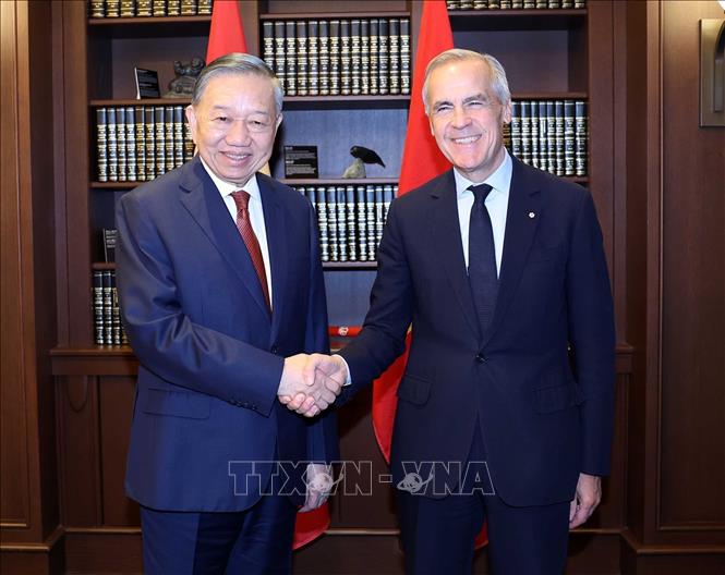 Tổng Bí thư, Chủ tịch nước Tô Lâm và Thủ tướng Canada Mark Carney tại lễ chứng kiến các văn kiện hợp tác giữa 2 nước đã được ký kết. Ảnh: Thống Nhất – TTXVN