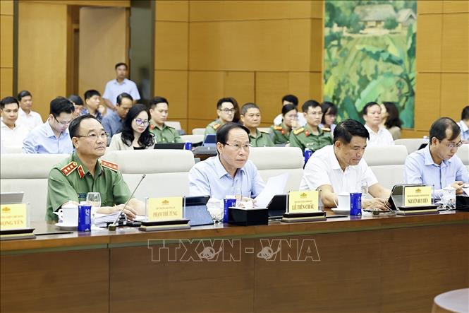 Phó Thủ tướng Chính phủ Lê Tiến Châu và đại biểu dự phiên họp. Ảnh: Doãn Tấn - TTXVN