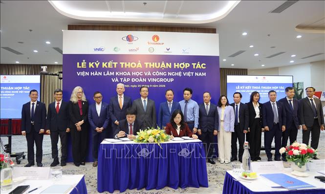 Lễ ký Biên bản ghi nhớ hợp tác. Ảnh: Diệu Thúy - TTXVN