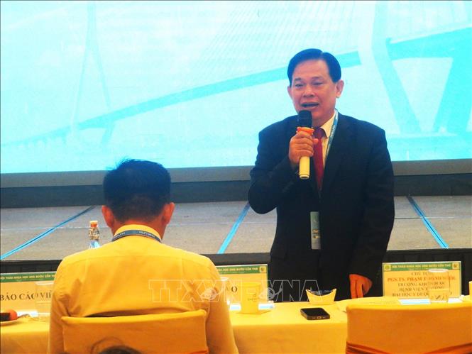  Các diễn giả trong và ngoài nước trình bày tham luận. Ảnh: Ánh Tuyết - TTXVN