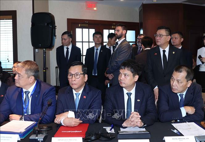 Các đại biểu tham dự Tọa đàm cấp cao doanh nghiệp Việt Nam – Canada. Ảnh: Thống Nhất – TTXVN