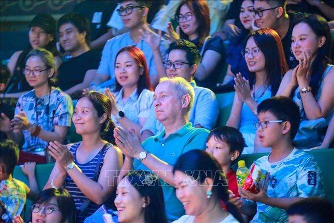 Vở diễn nhận được sự yêu thích của khán giả. Ảnh: Khánh Hoà - TTXVN