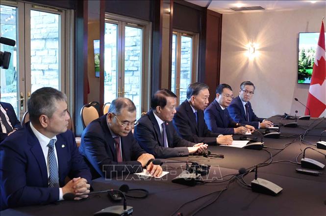 Tổng Bí thư, Chủ tịch nước Tô Lâm tiếp ông Toshiyuki Onuma, Chủ tịch Hội đồng Tổ chức Hàng không Dân dụng Quốc tế (ICAO). Ảnh: Thống Nhất – TTXVN