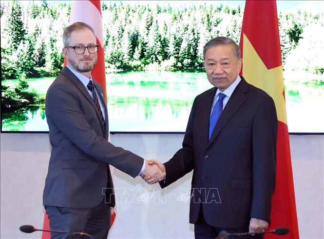 Tổng Bí thư, Chủ tịch nước Tô Lâm tiếp Tổng Bí thư Đảng Cộng sản Canada Drew Garvie. Ảnh: Thống Nhất – TTXVN