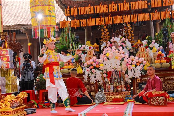 Liên hoan Thực hành nghi lễ hầu Thánh tạo điểm nhấn văn hóa trong khuôn khổ Lễ hội đền Trần Thương năm 2026. Ảnh: Khánh Hoà - TTXVN