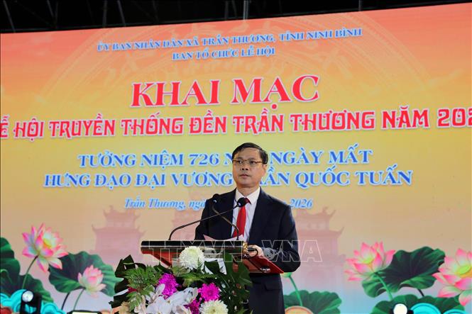 Chủ tịch UBND xã Trần Thương Lê Đức Nhượng phát biểu khai mạc Lễ hội. Ảnh: Thanh Tuấn - TTXVN