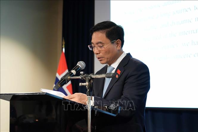 Phó Chủ tịch Quốc hội Nguyễn Doãn Anh phát biểu tại Lễ kỷ niệm 81 năm Quốc khánh nước Cộng hòa xã hội chủ nghĩa Việt Nam. Ảnh: Việt Thắng - P/v TTXVN tại Bắc Âu