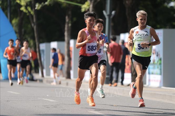 Các VĐV tham gia Chung kết Giải chạy Báo Hànộimới mở rộng lần thứ 51 - năm 2026. Ảnh: Minh Quyết - TTXVN
