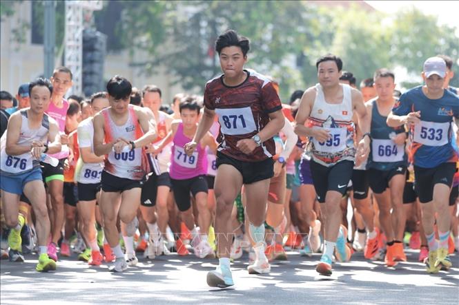 Các VĐV tham gia Chung kết Giải chạy Báo Hànộimới mở rộng lần thứ 51 - năm 2026. Ảnh: Minh Quyết - TTXVN