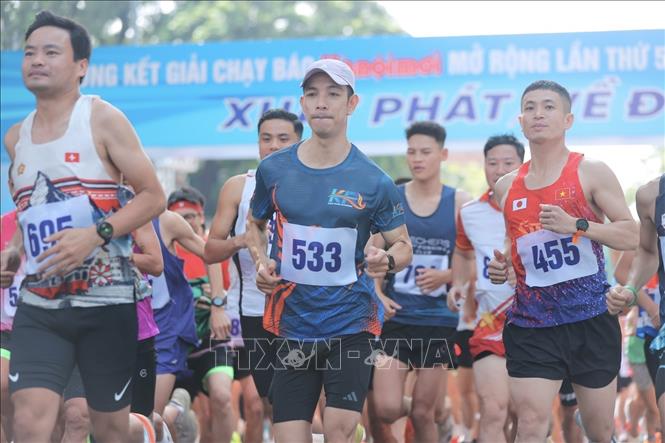 Các VĐV tham gia Chung kết Giải chạy Báo Hànộimới mở rộng lần thứ 51 - năm 2026. Ảnh: Minh Quyết - TTXVN
