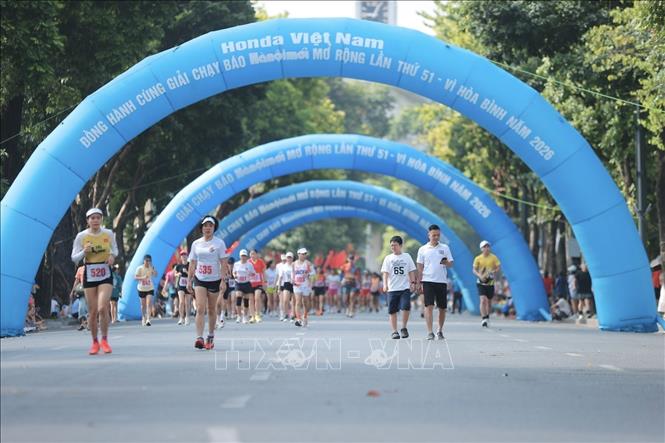 Các VĐV tham gia Chung kết Giải chạy Báo Hànộimới mở rộng lần thứ 51 - năm 2026. Ảnh: Minh Quyết - TTXVN
