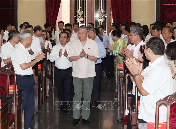 Tổng Bí thư, Chủ tịch nước Tô Lâm đến dự Hội nghị tiếp xúc cử tri. Ảnh: Thống Nhất – TTXVN