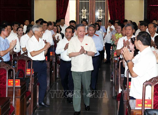 Tổng Bí thư, Chủ tịch nước Tô Lâm đến dự Hội nghị tiếp xúc cử tri. Ảnh: Thống Nhất – TTXVN
