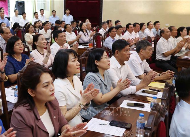 Các cử tri tham dự hội nghị. Ảnh: Thống Nhất – TTXVN