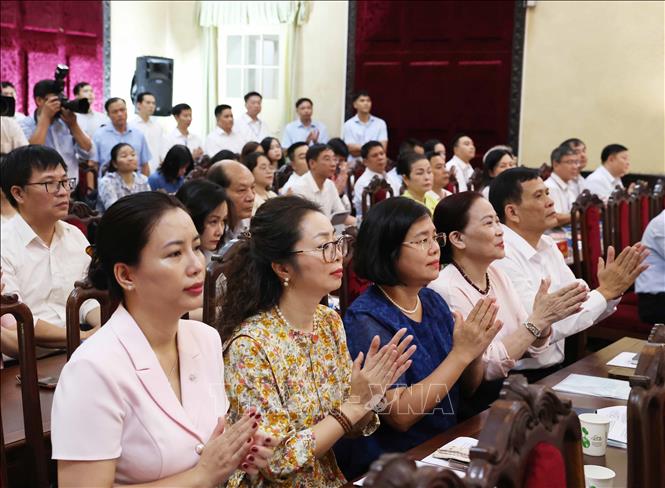 Các cử tri tham dự hội nghị. Ảnh: Thống Nhất – TTXVN