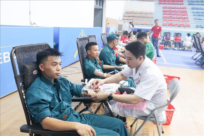 Những giọt máu nghĩa tình được người dân Sóc Sơn trao tặng với mong muốn góp phần cứu chữa người bệnh.  Ảnh: Quốc Lũy - TTXVN