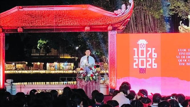 Giám đốc Sở Giáo dục và Đào tạo Hà Nội Nguyễn Văn Hiền phát biểu tại khai mạc cuộc thi “Tìm hiểu về Di tích quốc gia đặc biệt Văn Miếu - Quốc Tử Giám”. Ảnh: Tuyết Mai – TTXVN
