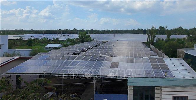 Toàn thành phố Cần Thơ hiện có hơn 4.200 tổ chức, cá nhân lắp đặt hệ thống điện mặt trời áp mái. Ảnh: Duy Khương – TTXVN