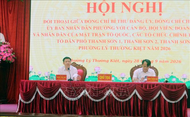Hội nghị là diễn đàn để cán bộ, đoàn viên, hội viên và nhân dân phản ánh trực tiếp những khó khăn, vướng mắc ở cơ sở. Ảnh: Nguyễn Chinh – TTXVN