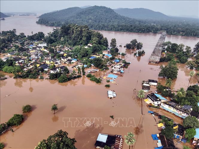 Ngập lụt tại Gadchiroli, bang Maharashtra, Ấn Độ, ngày 26/9/2026, sau khi mưa lớn tại bang Chhattisgarh lân cận gây lũ lụt ở khu vực Bhamragad. Ảnh: ANI/TTXVN phát