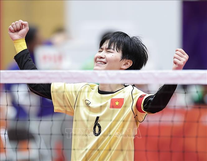 VĐV Nguyễn Thị Thu Trang ăn mừng chiến thắng trong trận chung kết nội dung đôi nữ, môn Cầu mây tại ASIAD 2026, ngày 29/9. Ảnh: THX/TTXVN phát