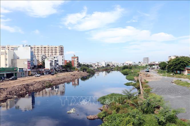 Nhiều dự án cải tạo hạ tầng kênh, rạch được TP. Hồ Chí Minh triển khai nhằm chỉnh trang đô thị. Ảnh: Tiến Lực - TTXVN