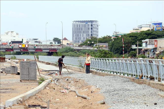 Nhiều dự án cải tạo hạ tầng kênh, rạch được TP. Hồ Chí Minh triển khai nhằm chỉnh trang đô thị. Ảnh: Tiến Lực - TTXVN