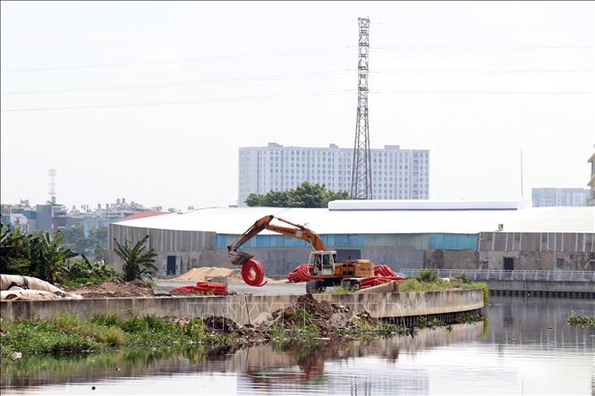 Dự án cải tạo kênh Tham Lương - Bến Cát - rạch Nước Lên đang được TP. Hồ Chí Minh triển khai nhằm chỉnh trang đô thị. Ảnh: Tiến Lực - TTXVN