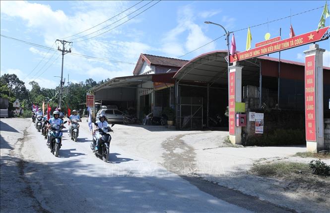 Ra quân tuyên truyền lưu động, diễu hành truyền thông tại cộng đồng trong địa bàn xã Văn Lãng về Chiến dịch truyền thông. Ảnh: Anh Tuấn – TTXVN