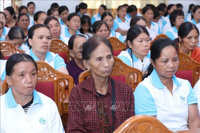 Phụ nữ xã Văn Lãng tham gia Chiến dịch truyền thông tại xã. Ảnh: Anh Tuấn – TTXVN