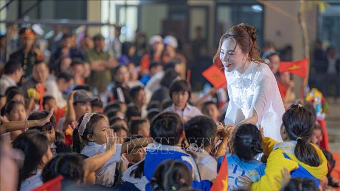 Chương trình “Ngân Hà Ước Mơ” tạo không gian để trẻ em vùng cao Đà Nẵng được nói lên giấc mơ của mình. Ảnh: Khoa Chương - TTXVN