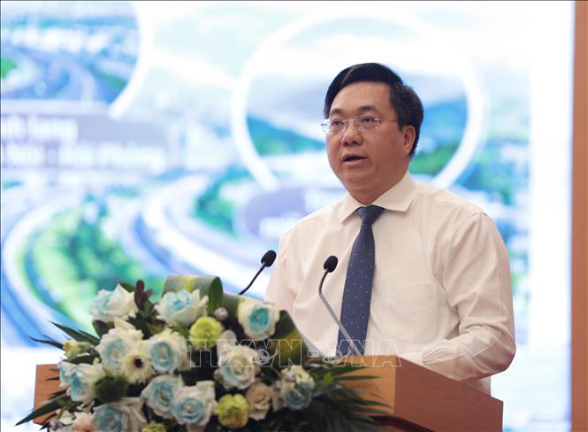 Chủ tịch UBND tỉnh Phú Thọ Trần Duy Đông tham luận tại Hội thảo. Ảnh: Tạ Toàn TTXVN