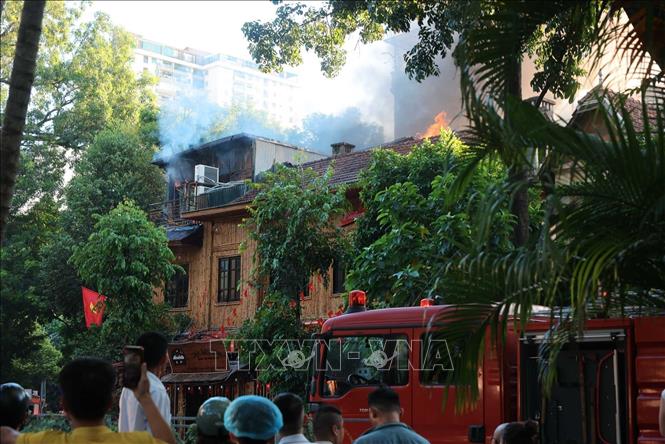 Đám cháy bùng phát tại nhà hàng 