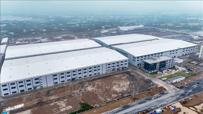 Nhà máy của Công ty TNHH Công nghệ Thể thao Bestway Cần Thơ tại Khu công nghiệp VSIP Cần Thơ nhìn từ trên cao. Ảnh: Thanh Liêm - TTXVN