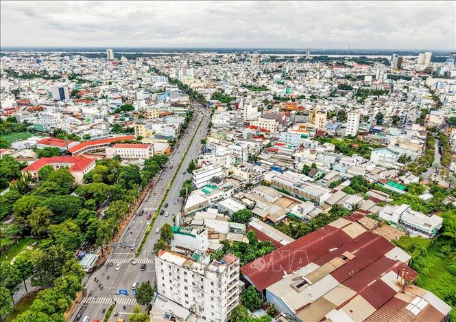 Hạ tầng đô thị và giao thông Cần Thơ đang được đầu tư, nâng cấp theo hướng đồng bộ, hiện đại, từng bước mở rộng không gian phát triển của thành phố. Ảnh: Hoàng Hiếu - TTXVN