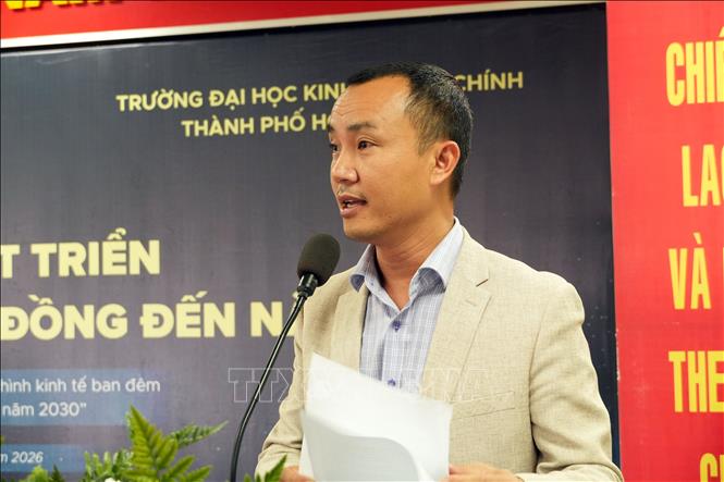 Tiến sĩ Phan Bảo Giang, Phó hiệu trưởng Trường Đại học Kinh tế - Tài chính TP Hồ Chí Minh (UEF) chủ trì hội thảo. Ảnh: Chu Quốc Hùng- TTXVN