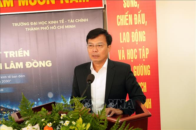 Phó Chủ tịch UBND tỉnh Lâm Đồng Đinh Văn Tuấn nhấn mạnh, phát triển kinh tế ban đêm phải có trọng tâm, trọng điểm, từng bước, có kiểm soát, lấy hiệu quả thực tế và sự đồng thuận của cộng đồng làm cơ sở. Ảnh: Chu Quốc Hùng- TTXVN