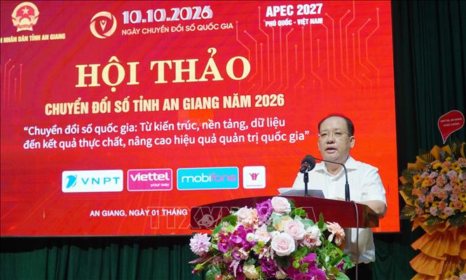 Phó Chủ tịch Thường trực UBND tỉnh An Giang Nguyễn Thanh Phong phát biểu tại hội thảo. Ảnh: Văn Sĩ - TTXVN                               