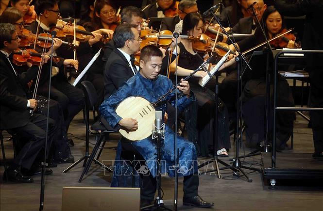 Một tiết mục tại chương trình nghệ thuật. Ảnh: Phạm Kiên - TTXVN
