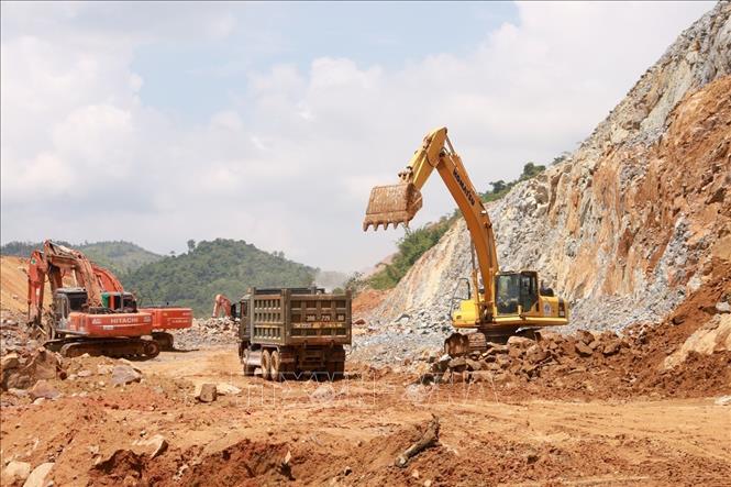 Cao tốc Khánh Hòa - Buôn Ma Thuột (đoạn qua tỉnh Khánh Hòa) đang được đẩy nhanh thi công và giải ngân nguồn vốn. Ảnh: Xuân Triệu - TTXVN