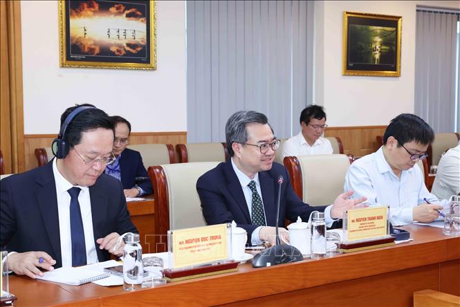 Đồng chí Nguyễn Thanh Nghị, Uỷ viên Bộ Chính trị, Bí thư Trung ương Đảng, Trưởng Ban Chính sách, chiến lược Trung ương phát biểu tại buổi làm việc. Ảnh: Phương Hoa - TTXVN