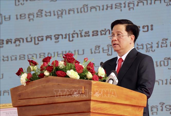 Chủ tịch UBND tỉnh An Giang Hồ Văn Mừng phát biểu tại buổi lễ. Ảnh: Thanh Sang - TTXVN
