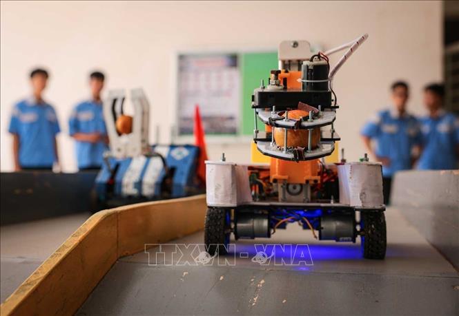 Robot đạt thành tích trong cuộc thi robocon của Trường năm 2026 được sinh viên tự thiết kế, chế tạo và điều khiển. Ảnh: Hoàng Hiếu – TTXVN