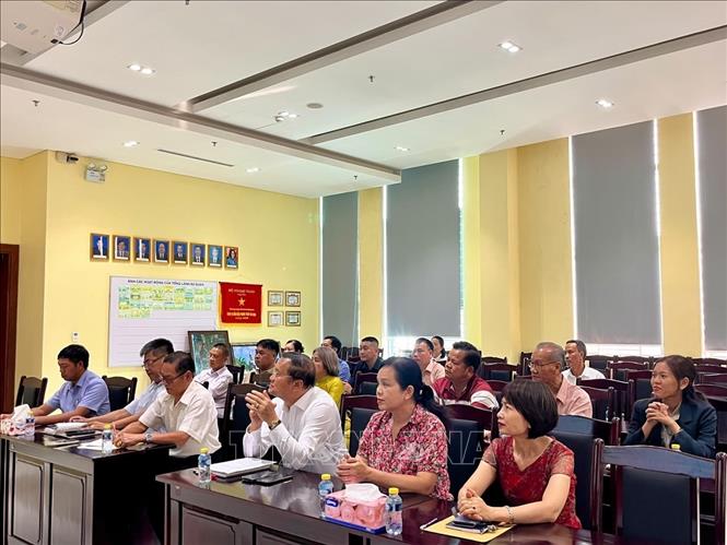 Hội nghị quán triệt, triển khai Nghị quyết số 23-NQ/TW của Bộ Chính trị tại trụ sở Tổng Lãnh sự quán Việt Nam ở tỉnh Savannakhet (Trung Lào). Ảnh: Xuân Tú – PV TTXVN tại Lào