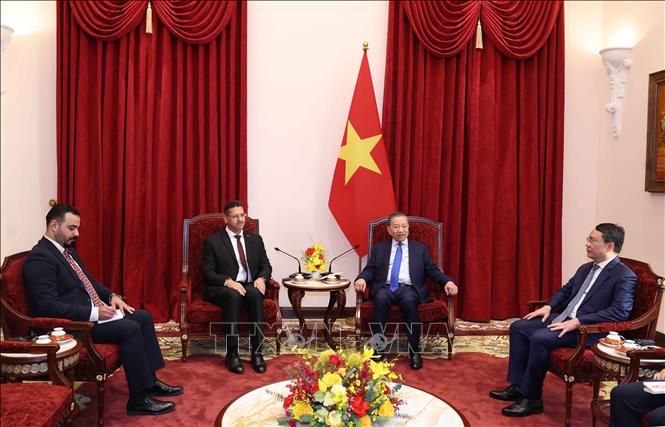 Tổng Bí thư, Chủ tịch nước Tô Lâm tiếp Đại sứ Palestine Shadi Abu Zarqa. Ảnh: Thống Nhất – TTXVN
