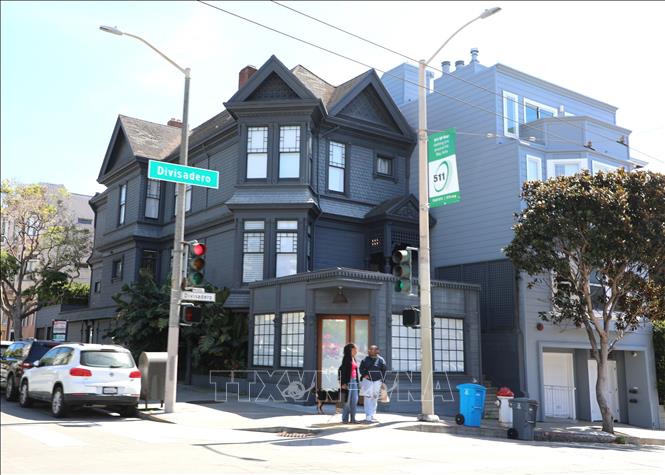 Nhà ở tại khu vực Divisadero, San Francisco. Giá thuê trung bình căn hộ một phòng ngủ tại thành phố đạt mức kỷ lục 4.400 USD/tháng trong tháng 9/2026. Ảnh: Đoàn Hùng - P/v TTXVN tại Mỹ