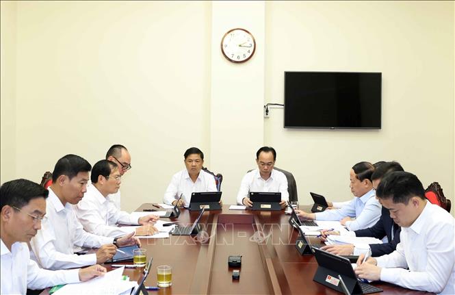 Các đại biểu thảo luận tại tổ. Ảnh: Thống Nhất - TTXVN