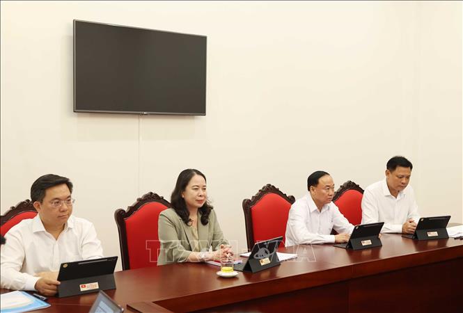 Các đại biểu thảo luận tại tổ. Ảnh: Thống Nhất - TTXVN