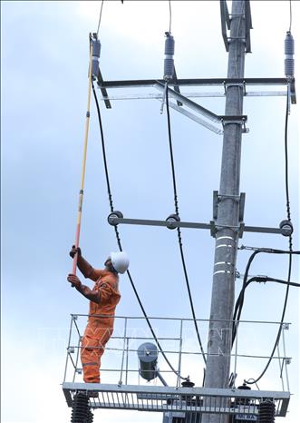 Đóng điện Trạm biến áp 180kVA-35/0,4kV tại xã Bắc Sơn (Lạng Sơn). Ảnh: Anh Tuấn – TTXVN